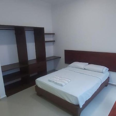 Tapir Hotel Летисия Екстериор снимка