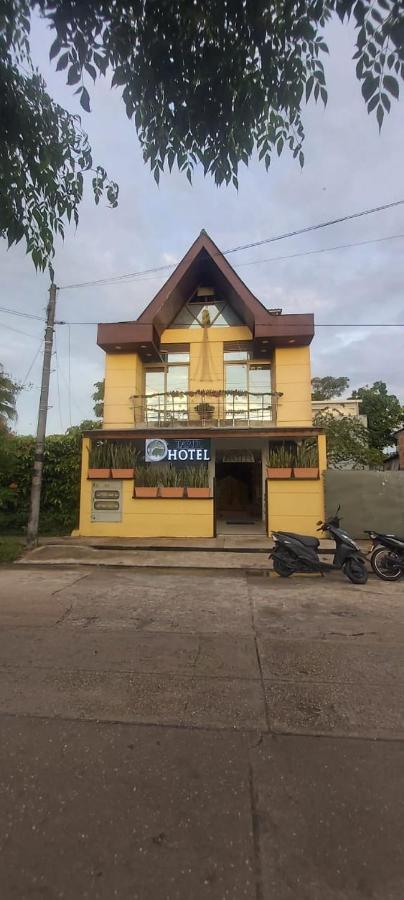 Tapir Hotel Летисия Екстериор снимка