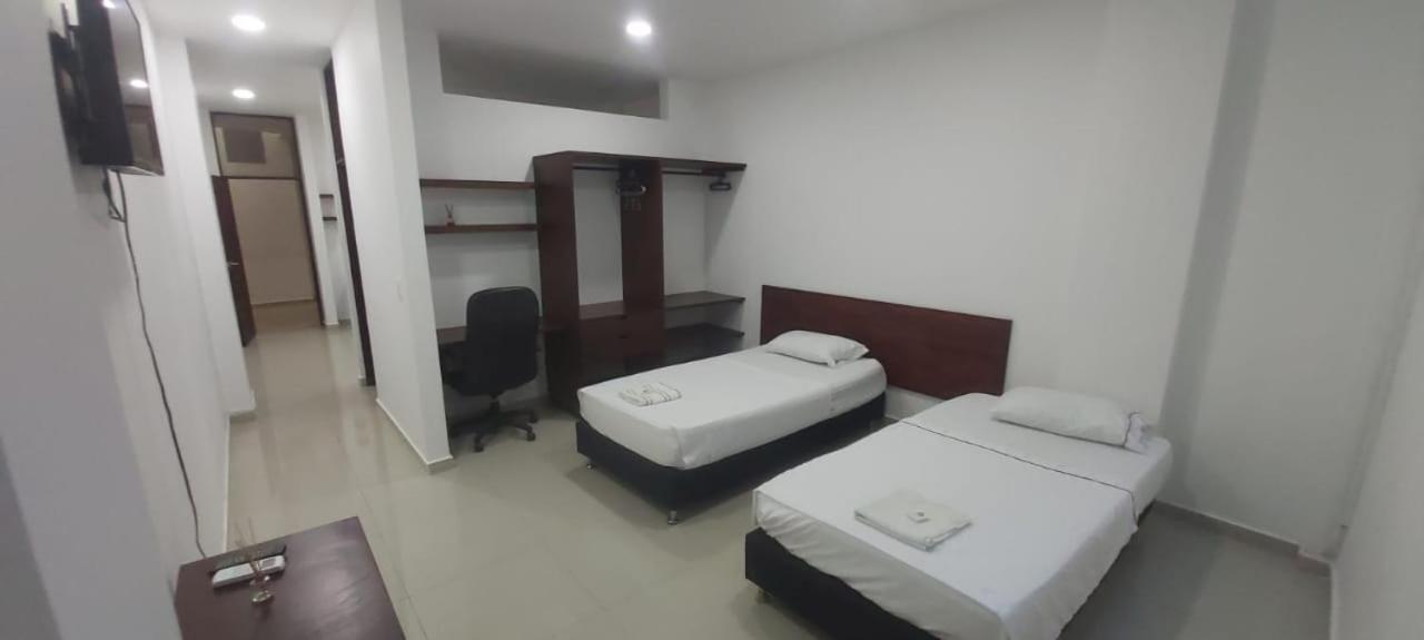 Tapir Hotel Летисия Екстериор снимка